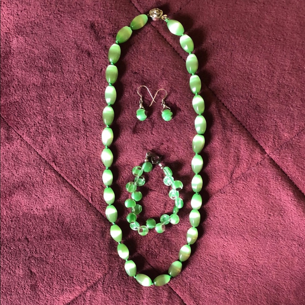 Estate Sale! Vintage Green Cats Eye Bead Necklace w/Czech Bead Bracelet/Earrings